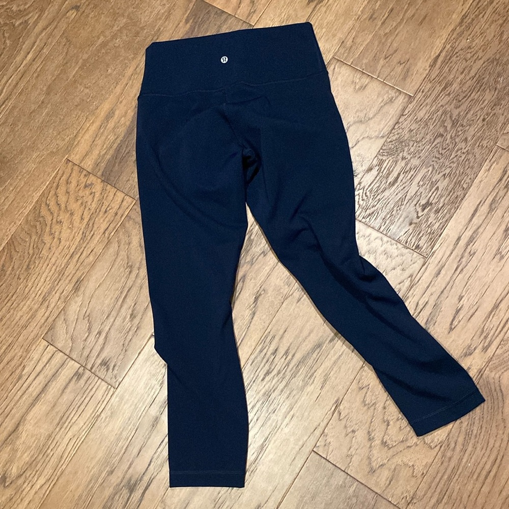 Navy blue size 6 lululemon leggings EUC